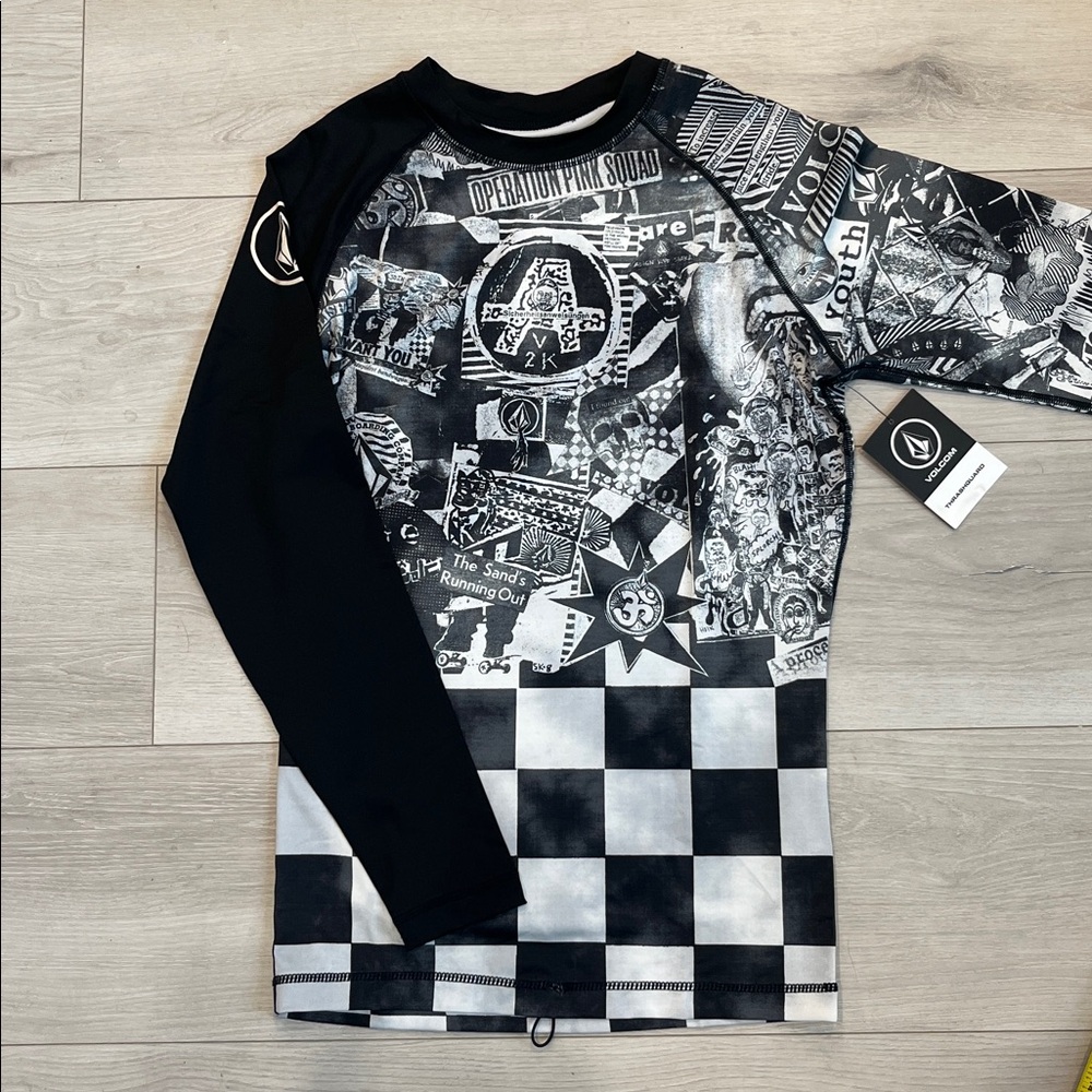Graphic Long Sleeve Volcom Rash Guard Shirt L Black New
